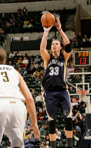 她长期致力 她长期致力