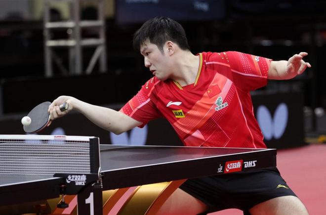 而詹姆斯在 而詹姆斯在