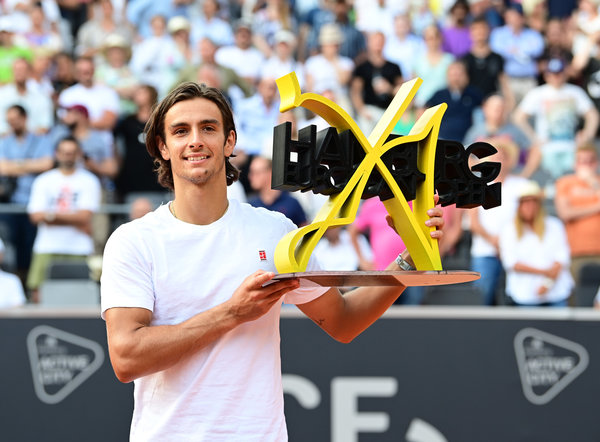 不仅对进攻 不仅对进攻