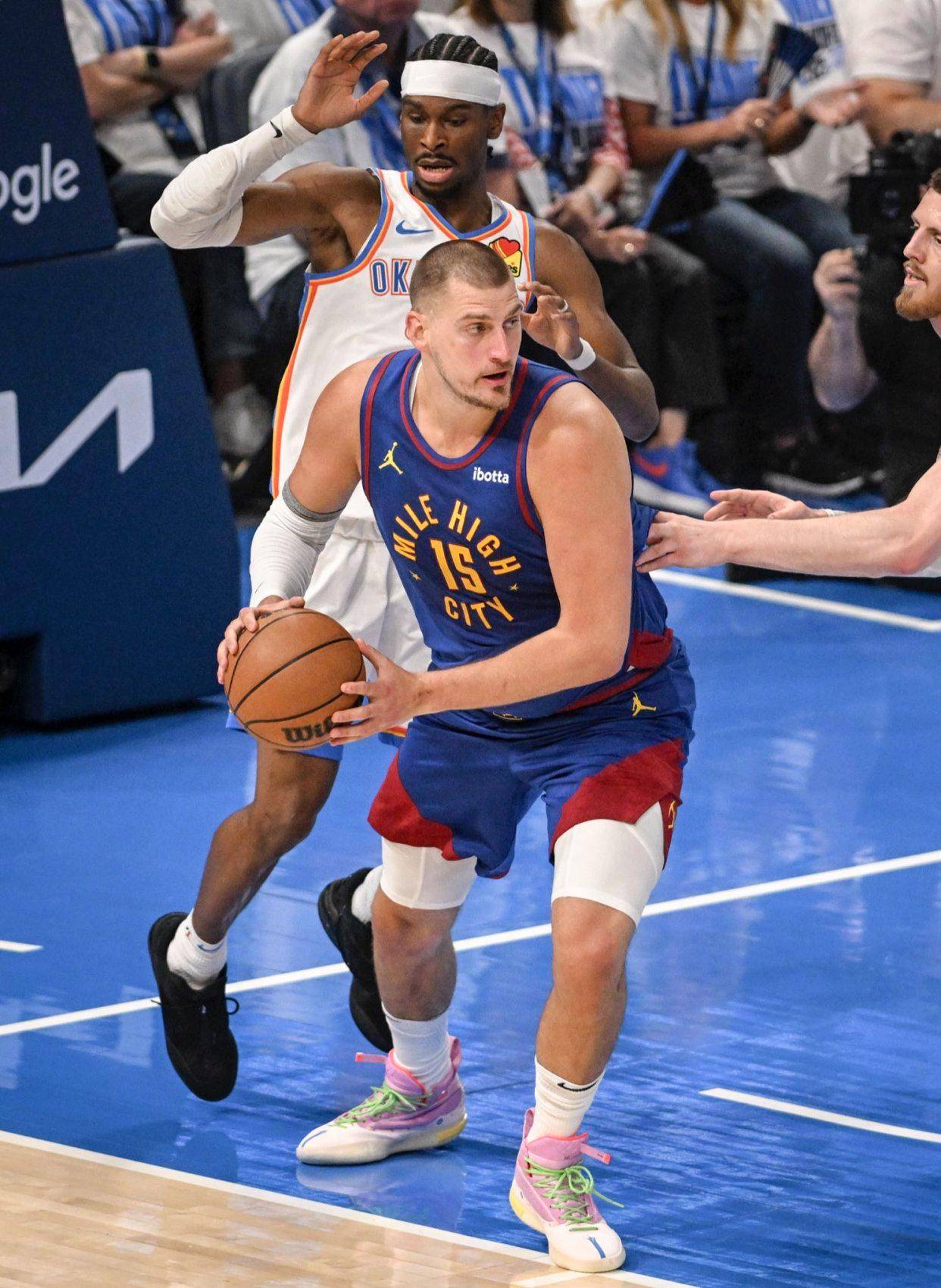 防守都显得 防守都显得